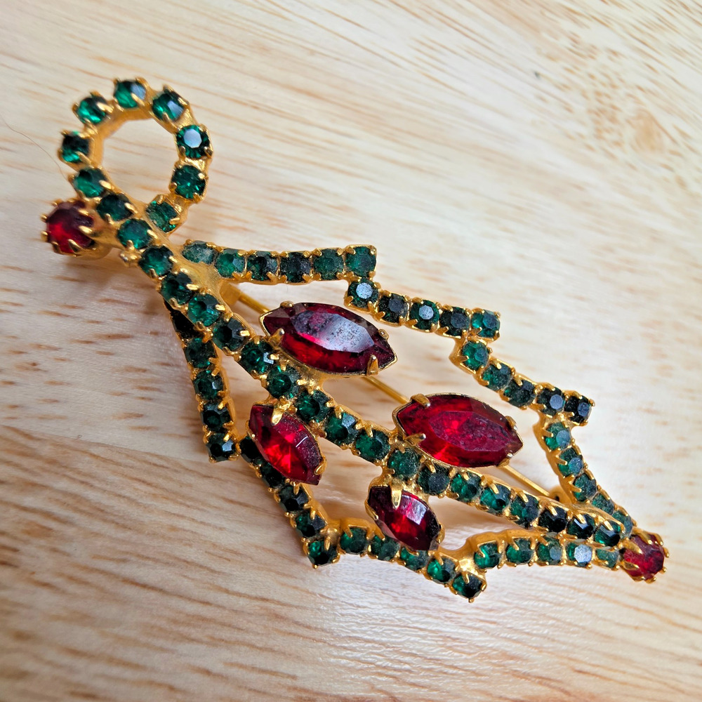 Vintage Christmas Tree Brooch Red Green Rhinestone Gold Tone Holiday Pin 2.5"